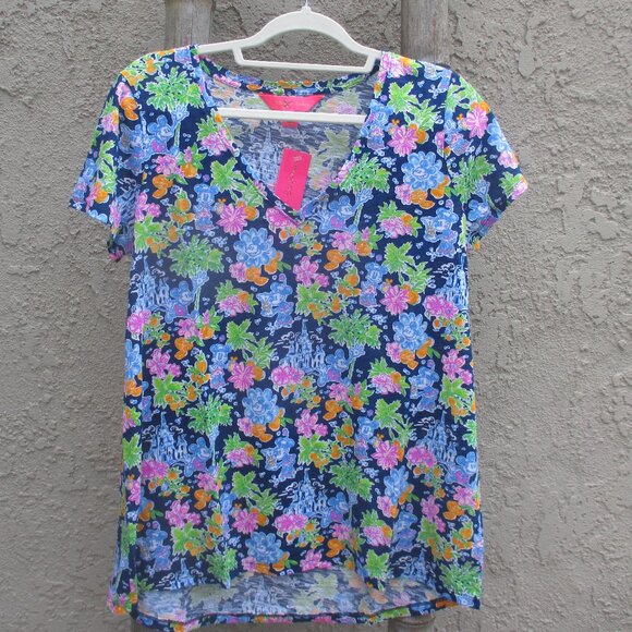 Lilly Pulitzer x Disney ~ Etta V Neck T-Shirt ~ Lilly Loves Disney ~ L - Picture 3 of 8